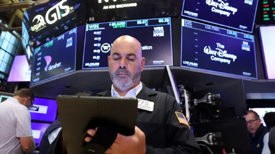 凯丰配资 早盘：美股涨跌不一 纳指与标普创新高后涨幅收窄