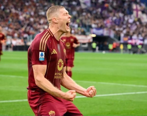 天平配资 落差！西甲金靴到意甲失意人，多夫比克为何会被罗马推向转会市场